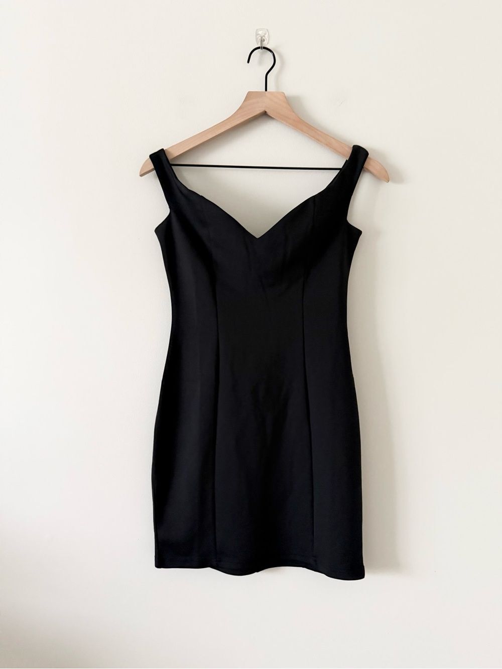Tobi Black Sweetheart Neck Bodycon Mini Dress Size M